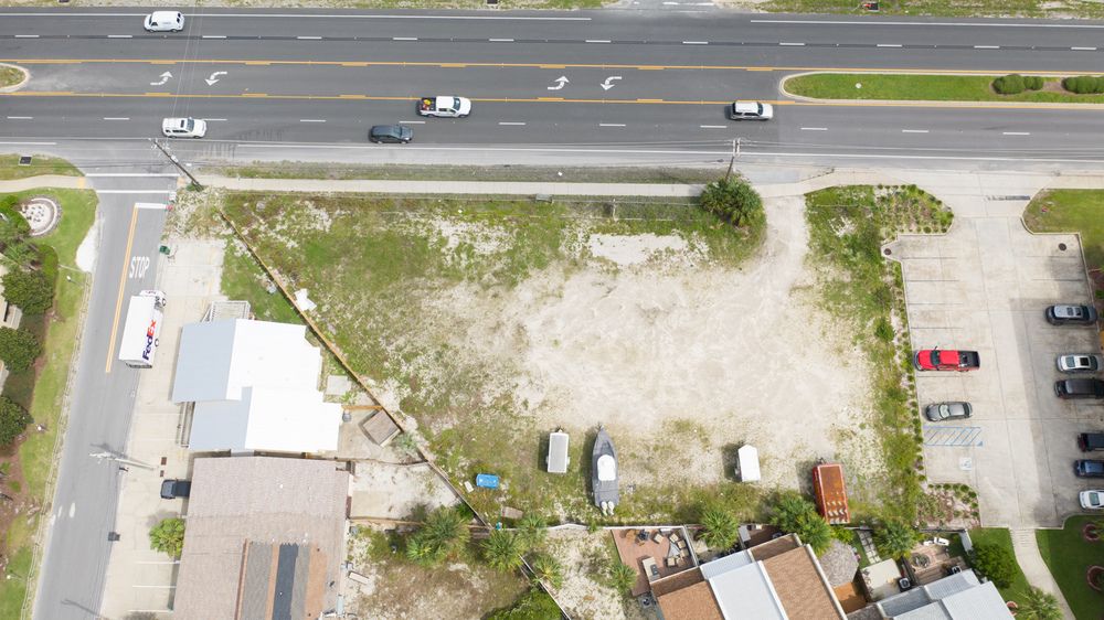 5004 Thomas Dr, Panama City Beach, FL 32408